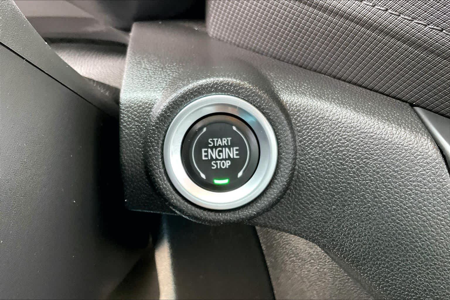 Used 2021 Chevrolet TrailBlazer LT w/ Convenience Package FWD image 32