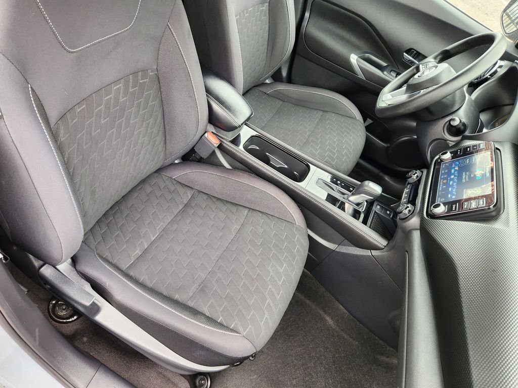 Used 2022 Nissan Kicks SV FWD image 11