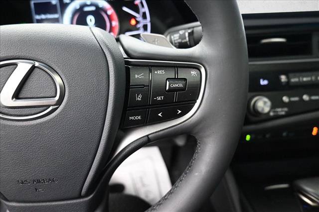 Used 2024 Lexus ES 300h w/ Premium Package FWD image 16
