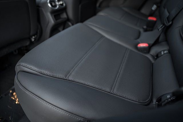 New 2026 Mercedes-Benz GLC 300 4MATIC image 33