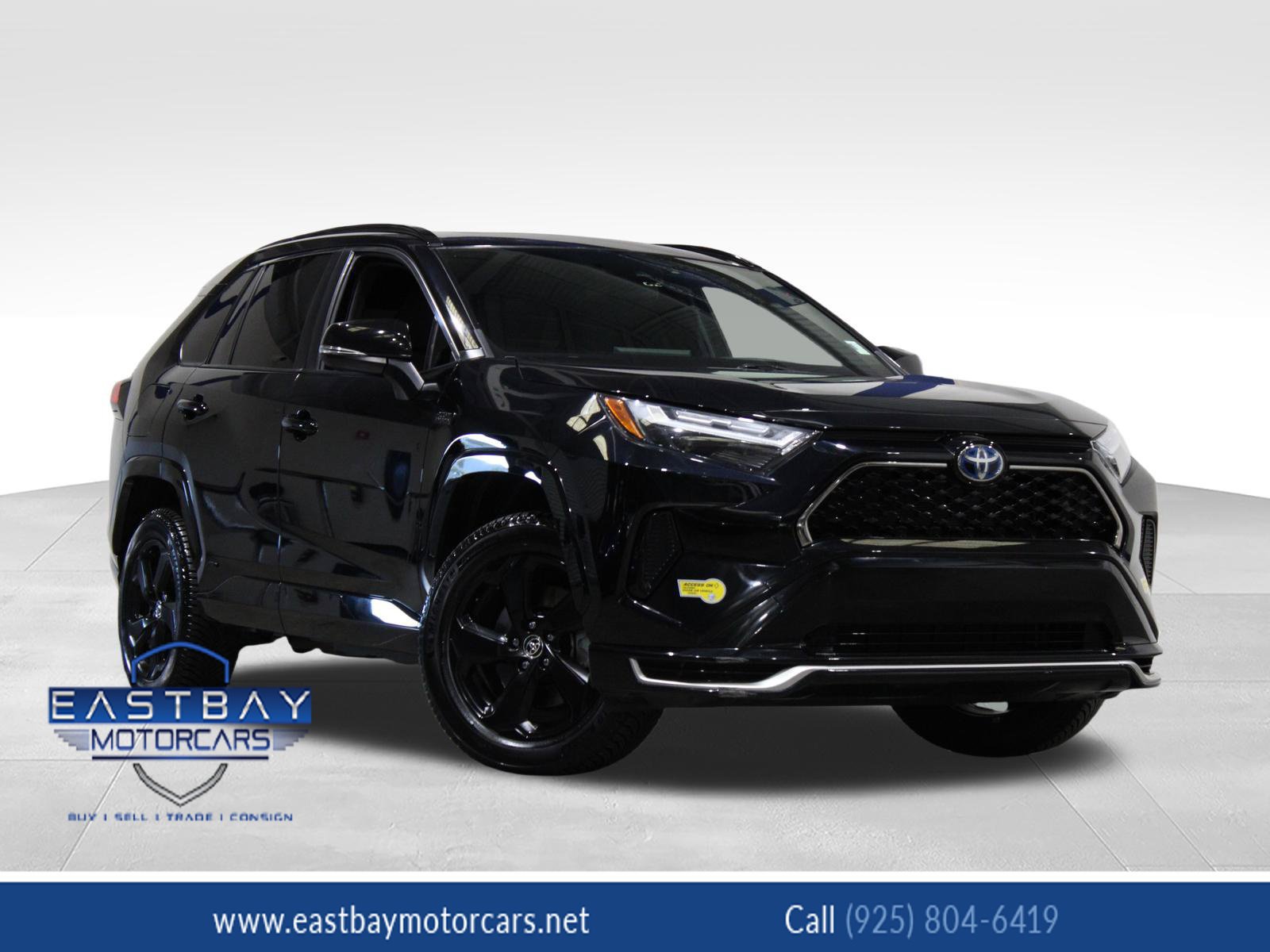 Used 2022 Toyota RAV4 SE w/ Weather & Moonroof Package