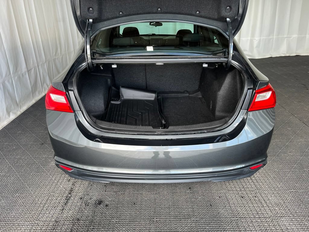 Used 2017 Chevrolet Malibu LT FWD image 26