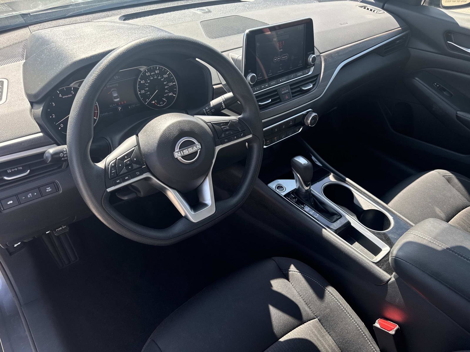 Used 2024 Nissan Altima 2.5 SV FWD image 7