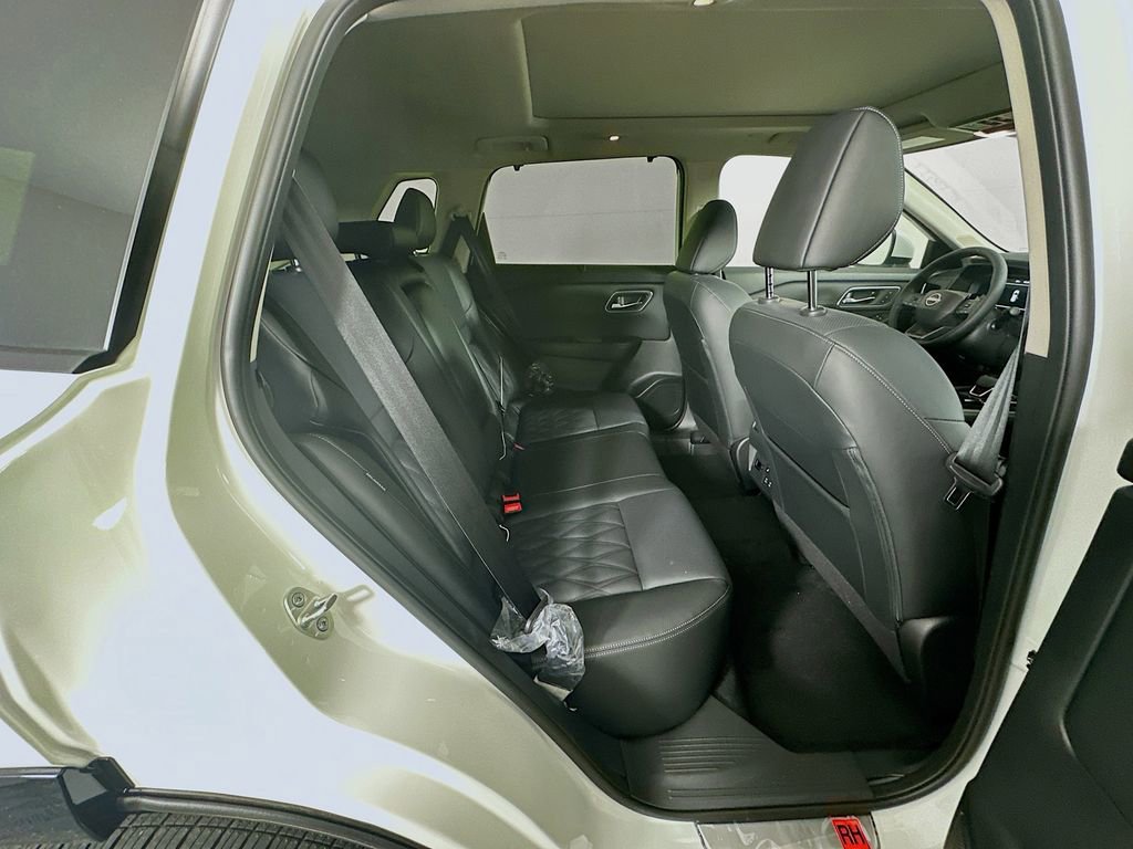New 2026 Nissan Rogue Platinum w/ Tech Package image 36