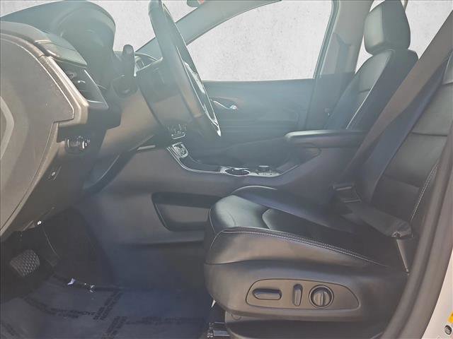 Used 2024 GMC Terrain SLT image 16