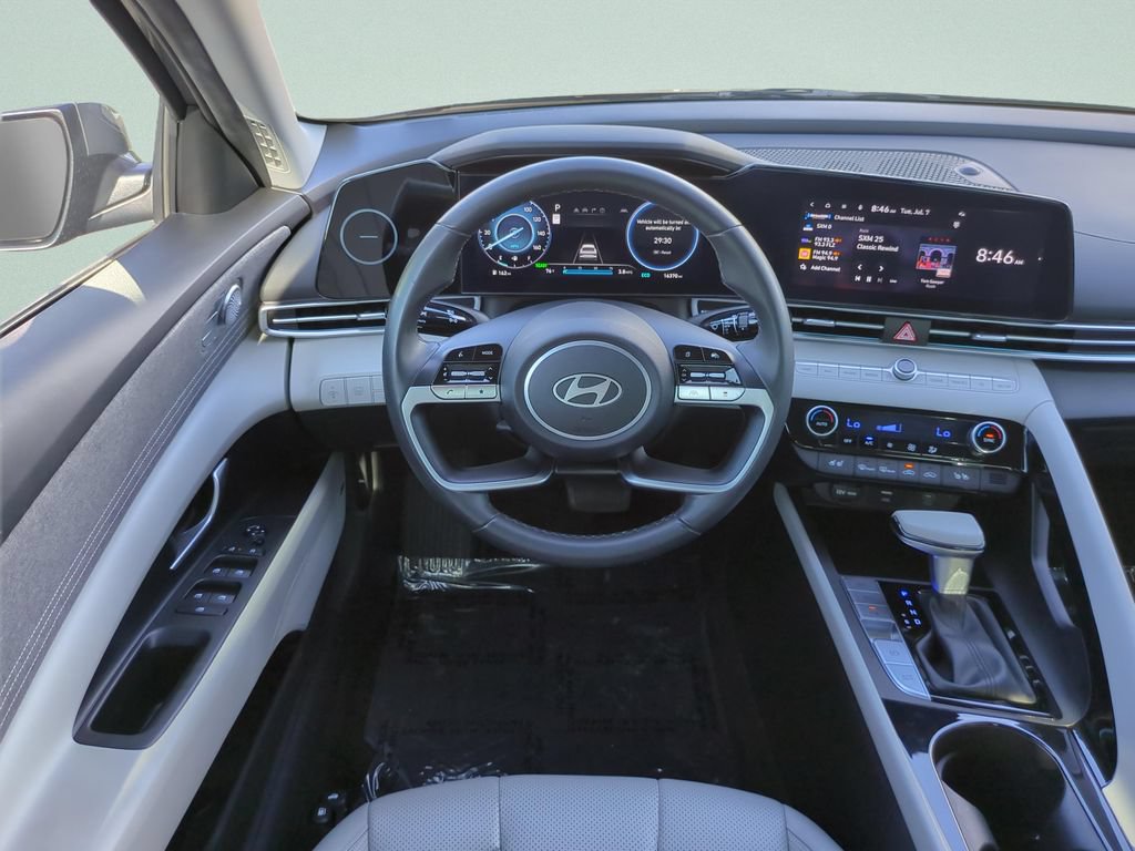 Certified 2024 Hyundai Elantra Limited FWD image 11