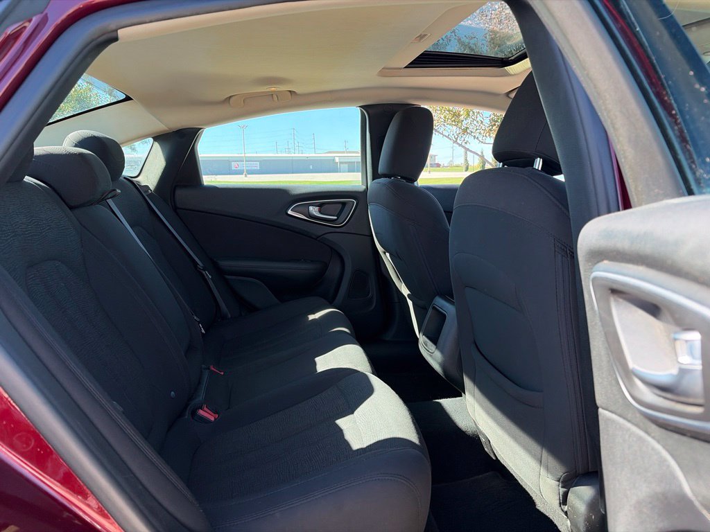 Used 2015 Chrysler 200 Limited w/ Convenience Group FWD image 28