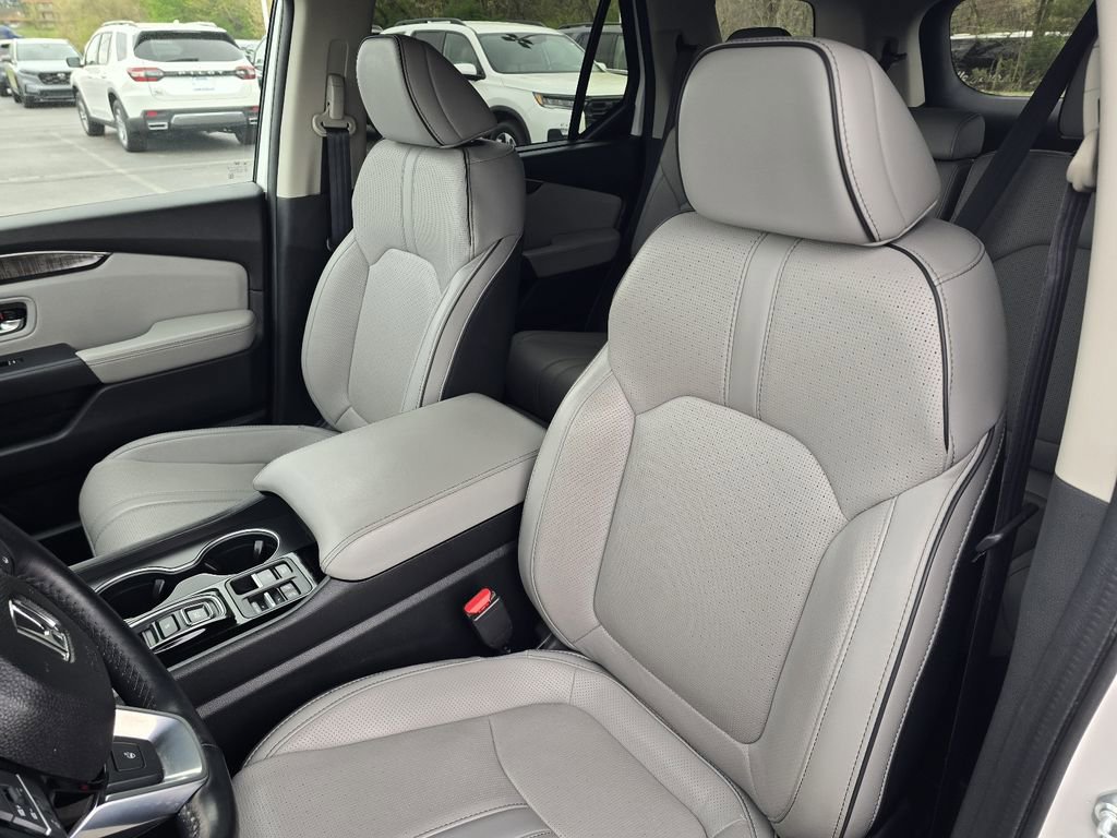 Used 2023 Honda Pilot Elite image 13
