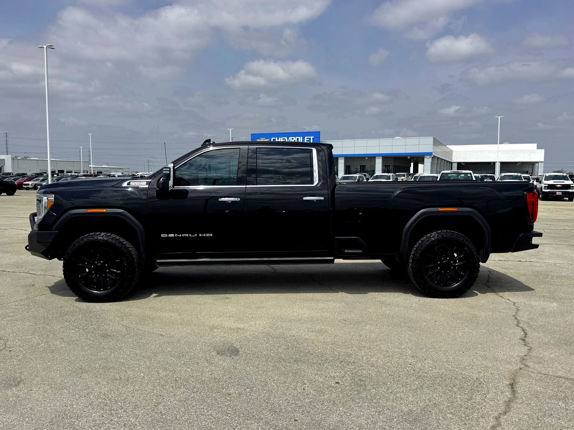 Used 2023 GMC Sierra 3500 Denali w/ Denali Black Diamond Edition image 10