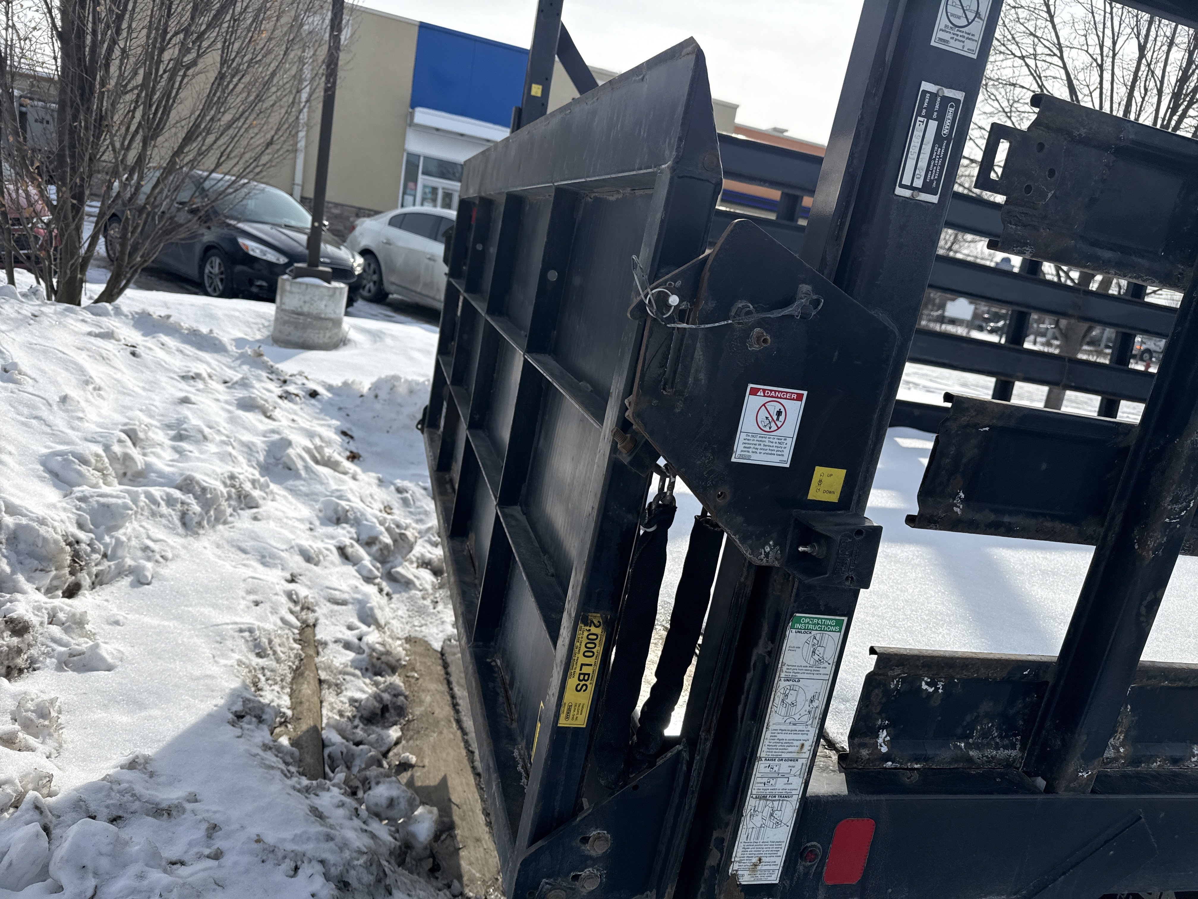 Used 2022 Ford F350 XL w/ Power Equipment Group image 4