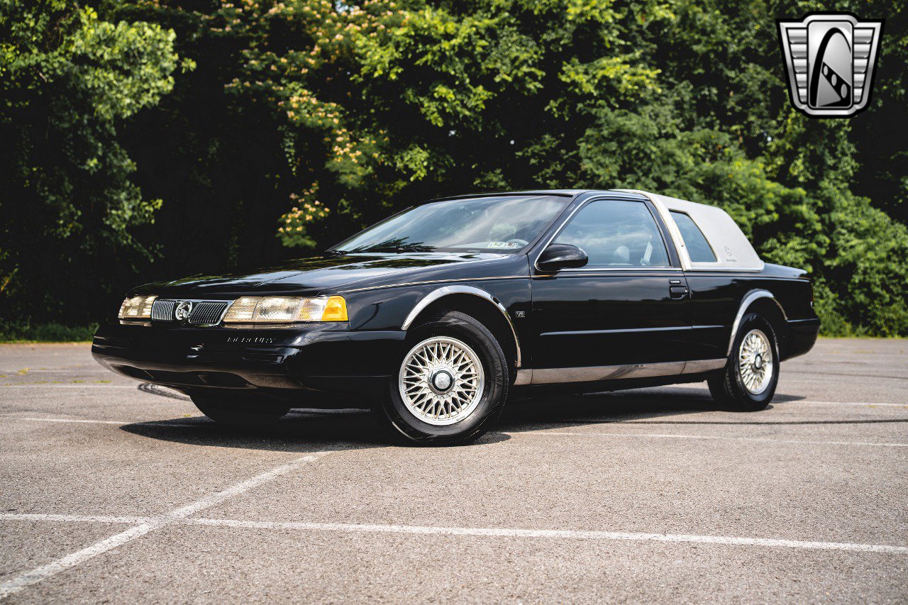 Used 1995 Mercury Cougar XR7 image 2