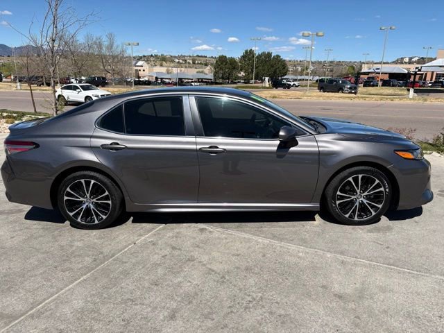 Used 2018 Toyota Camry SE image 9