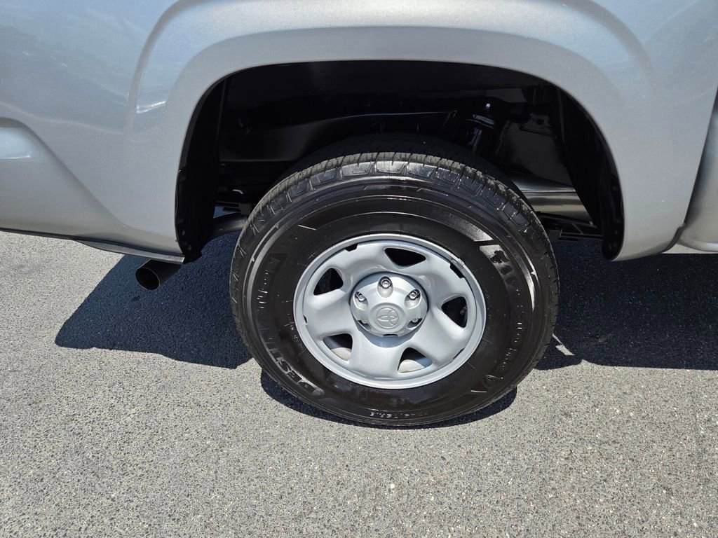 Used 2023 Toyota Tacoma SR AWD/4WD image 13