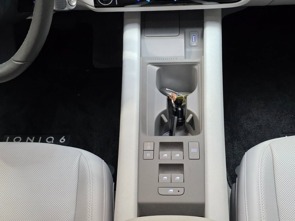 Certified 2025 Hyundai Ioniq 6 SEL image 23