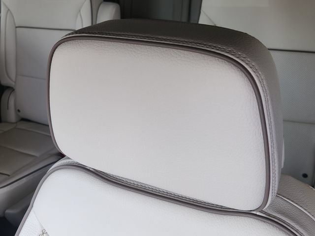 Used 2025 GMC Yukon Denali w/ Sun & Power Step Package RWD image 24
