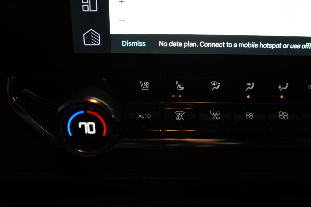 Used 2023 Chevrolet Colorado Z71 w/ Z71 Convenience Package 2 AWD/4WD image 6
