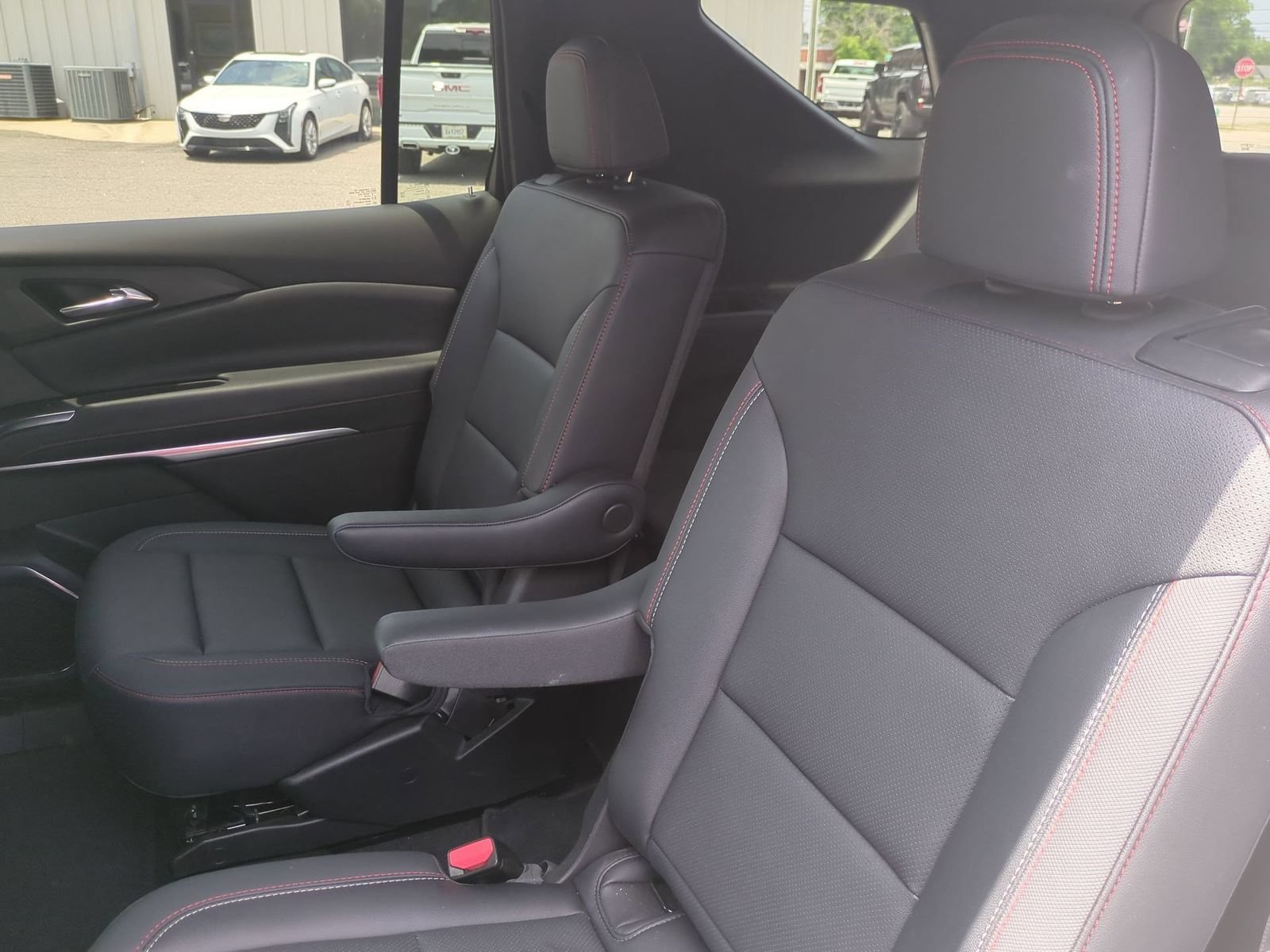 Used 2025 Chevrolet Traverse Z71 w/ Enhanced Driving Package AWD/4WD image 23