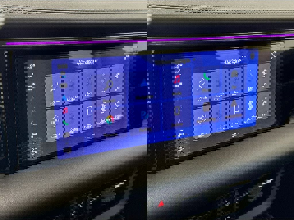 New 2026 Porsche Macan Electric image 18