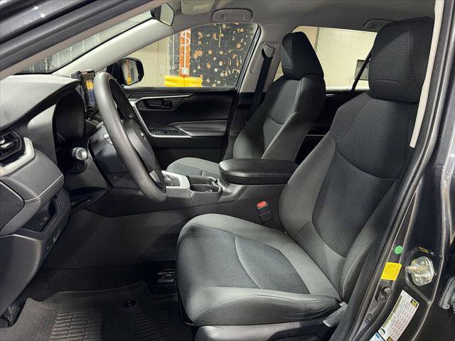 Certified 2020 Toyota RAV4 LE w/ All Weather Liner Package AWD/4WD image 15