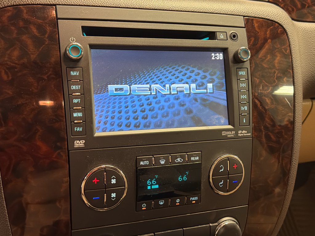 Used 2014 GMC Yukon Denali RWD image 39