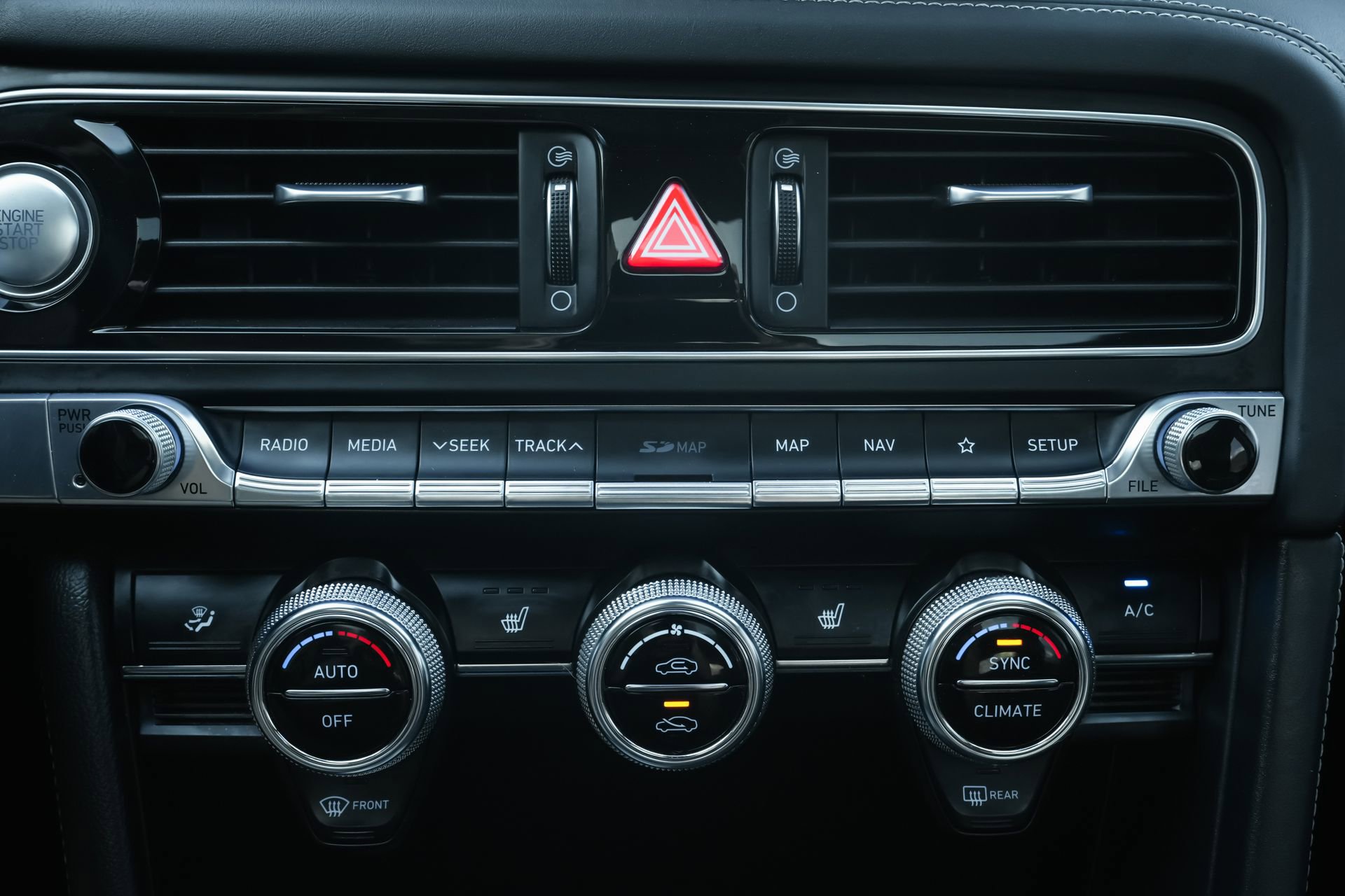 Used 2021 Genesis G70 2.0T w/ Elite Package image 15