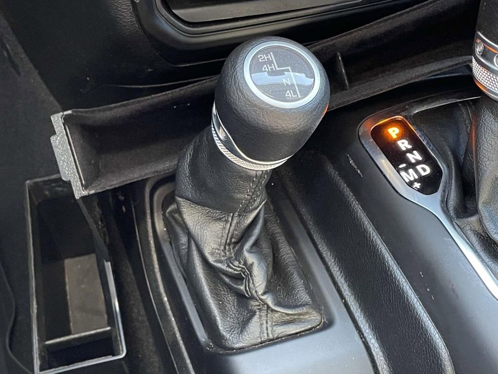 Used 2021 Jeep Wrangler Sport S image 19