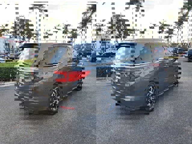 Used 2018 Honda Odyssey Elite image 4