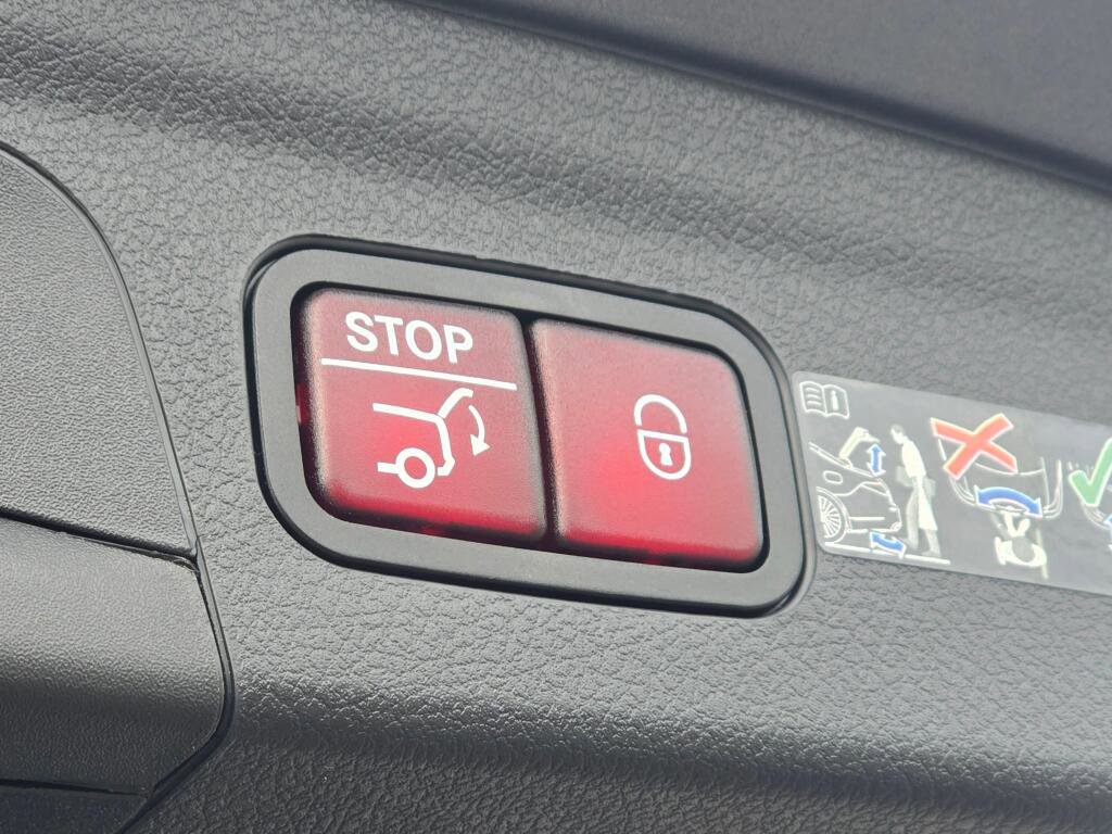 Certified 2025 Mercedes-Benz GLE 580 4MATIC image 23
