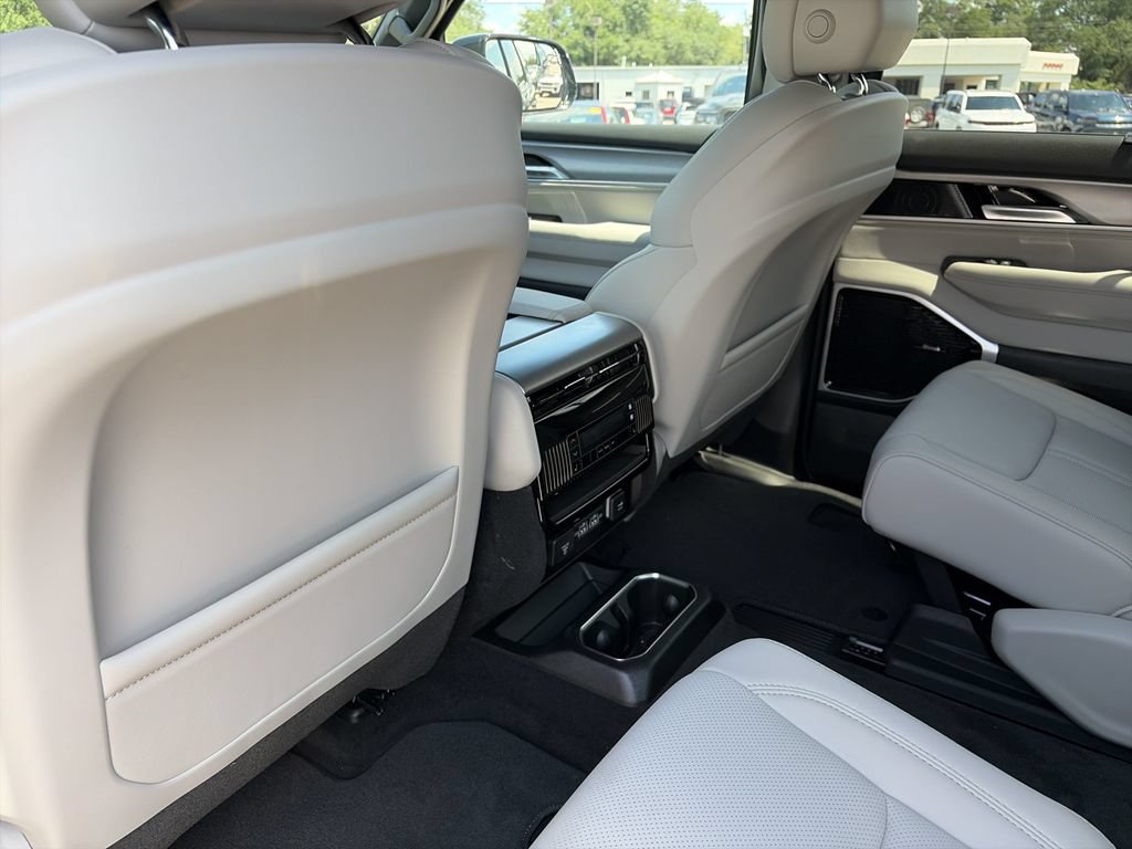 New 2026 Jeep Grand Wagoneer L Limited AWD/4WD image 28