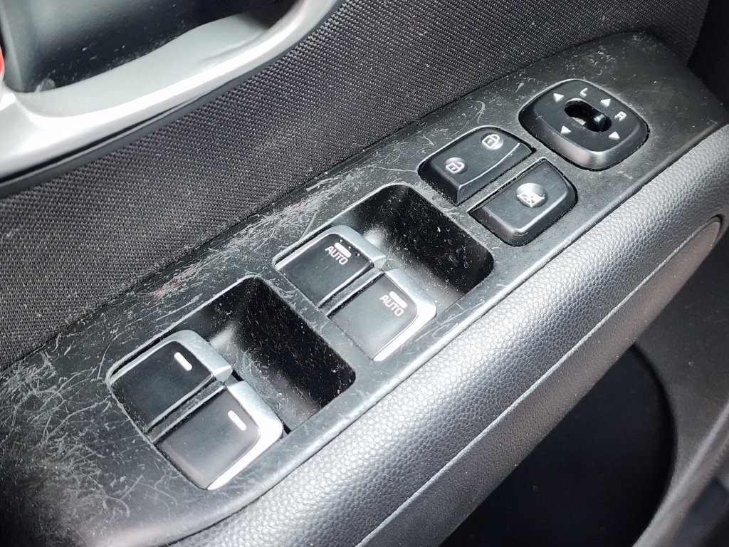 Used 2017 Kia Soul + FWD image 24