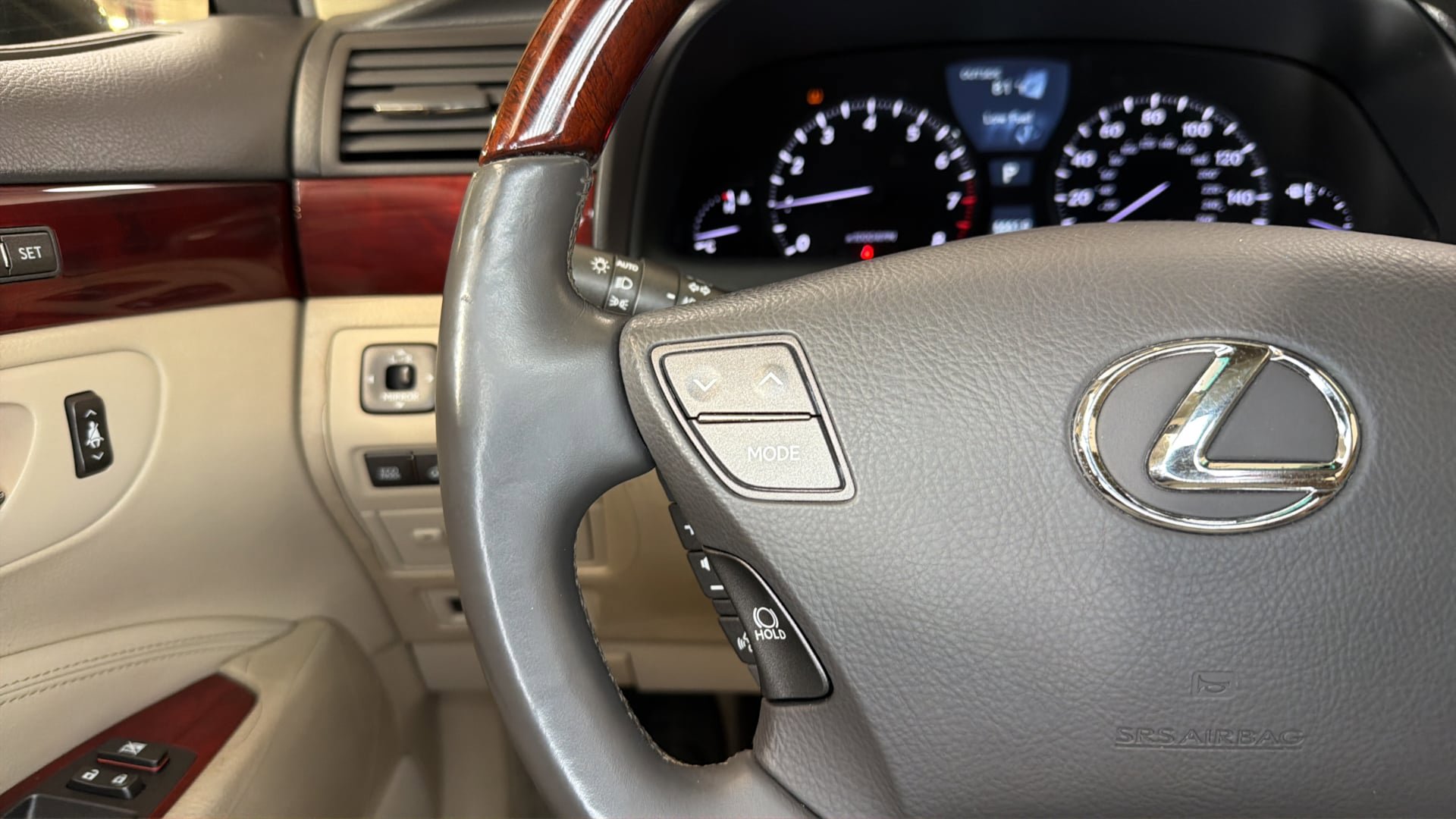 Used 2011 Lexus LS 460 w/ Comfort Pkg RWD image 27