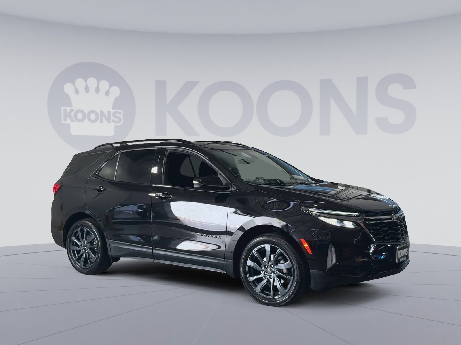 Used 2022 Chevrolet Equinox RS w/ RS Leather Package image 2