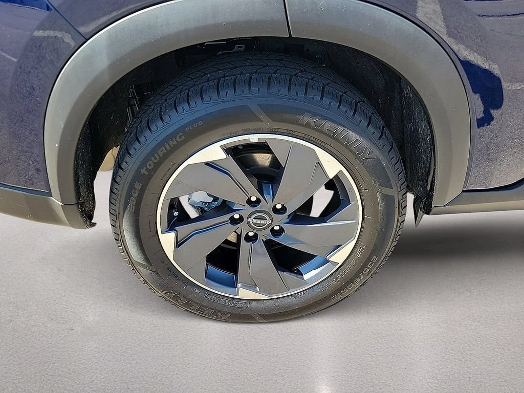 Used 2025 Nissan Rogue SV FWD image 7