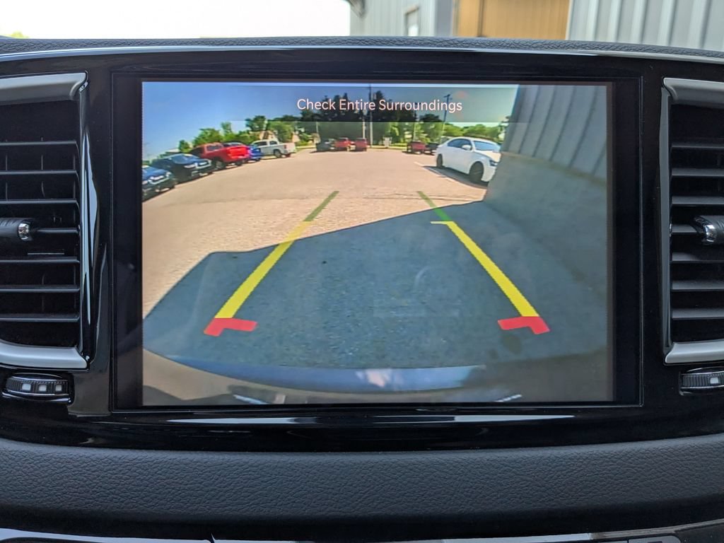 Used 2024 Chrysler Pacifica Touring-L FWD image 23