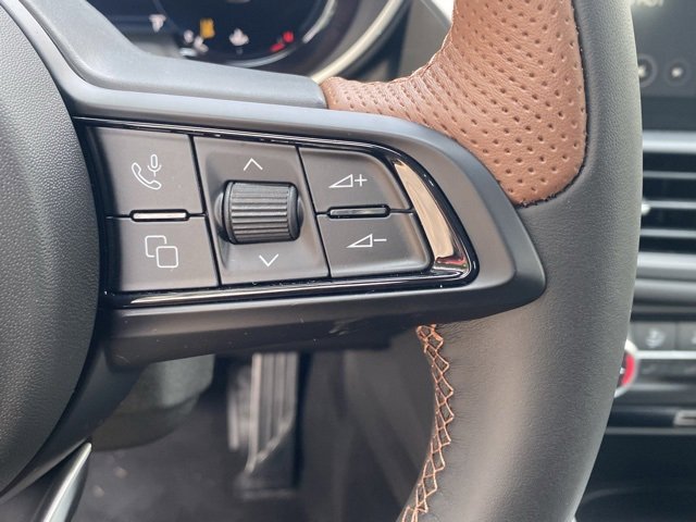 New 2025 Alfa Romeo Giulia AWD w/ Driving Assist Package image 24