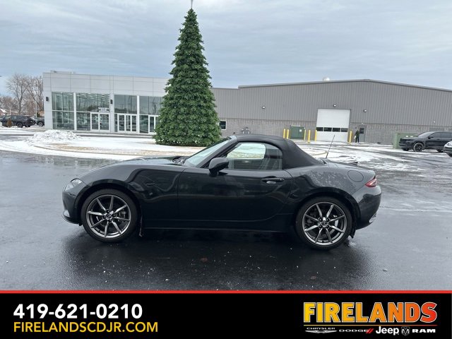 Used 2022 MAZDA MX-5 Miata Grand Touring w/ Weather Package image 4