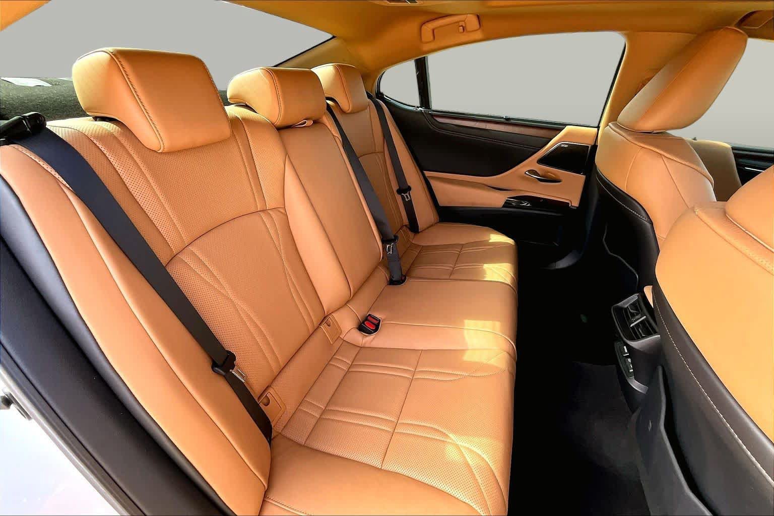 Used 2024 Lexus ES 350 Ultra Luxury w/ Accessory Package (Z2) FWD image 20