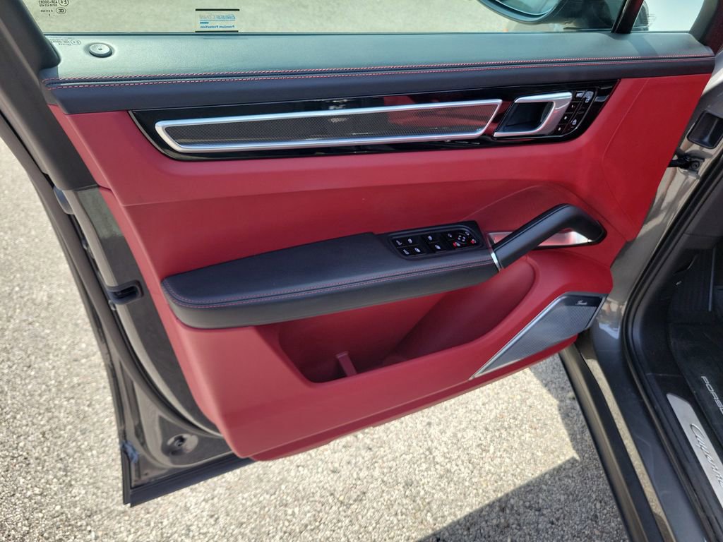 Used 2020 Porsche Cayenne Turbo AWD/4WD image 19
