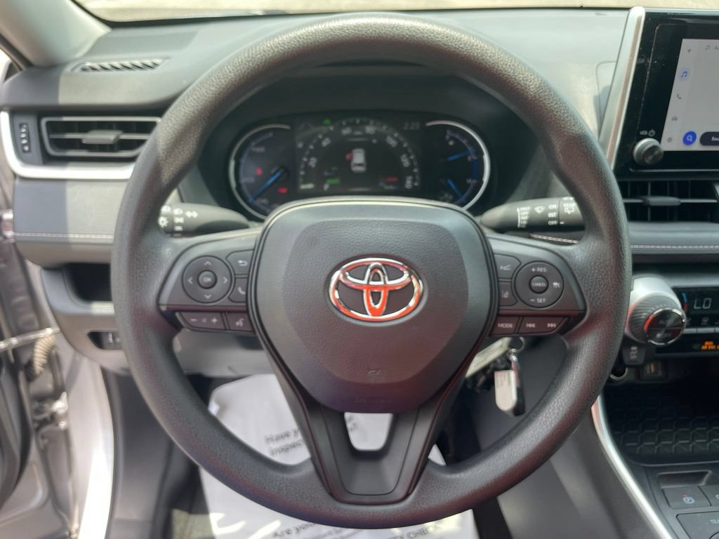 Used 2025 Toyota RAV4 LE AWD/4WD image 23
