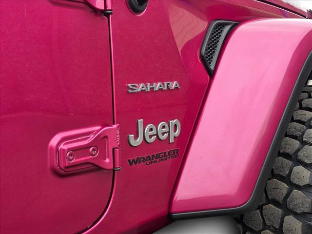 Used 2022 Jeep Wrangler Unlimited Sahara w/ LED Lighting Group AWD/4WD image 14