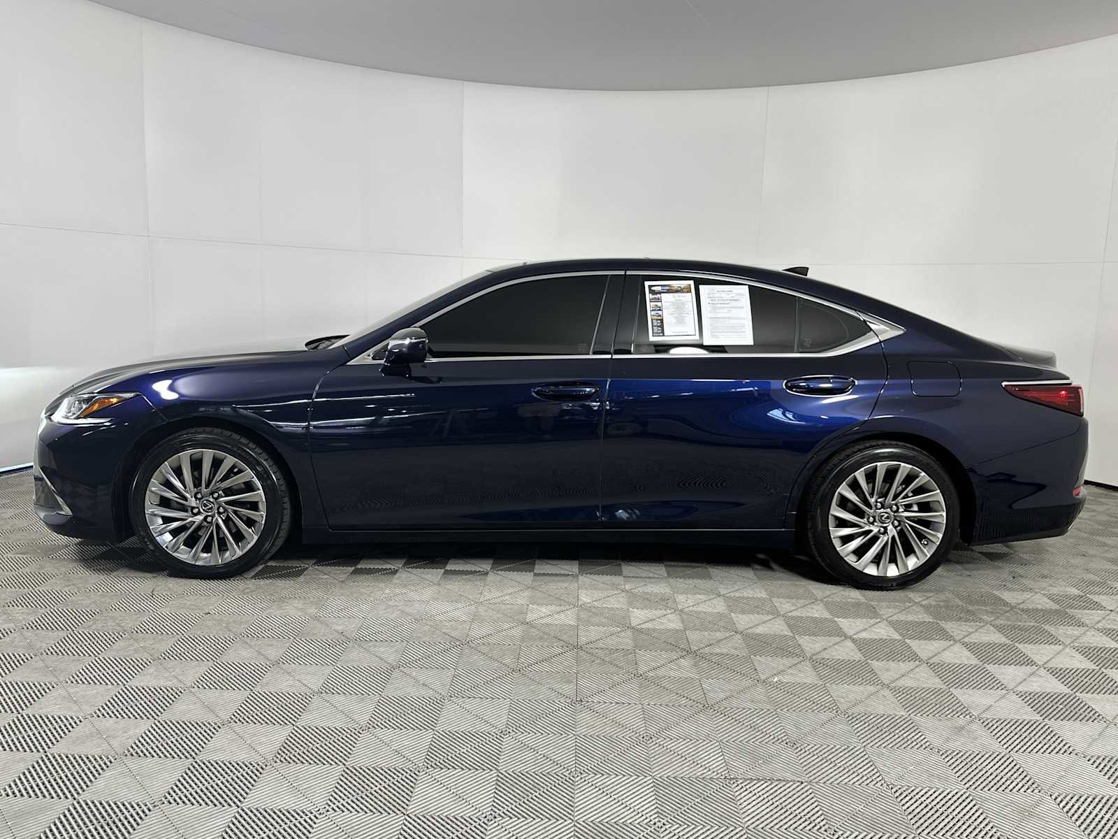 Used 2019 Lexus ES 350 w/ Accessory Package 2 image 5