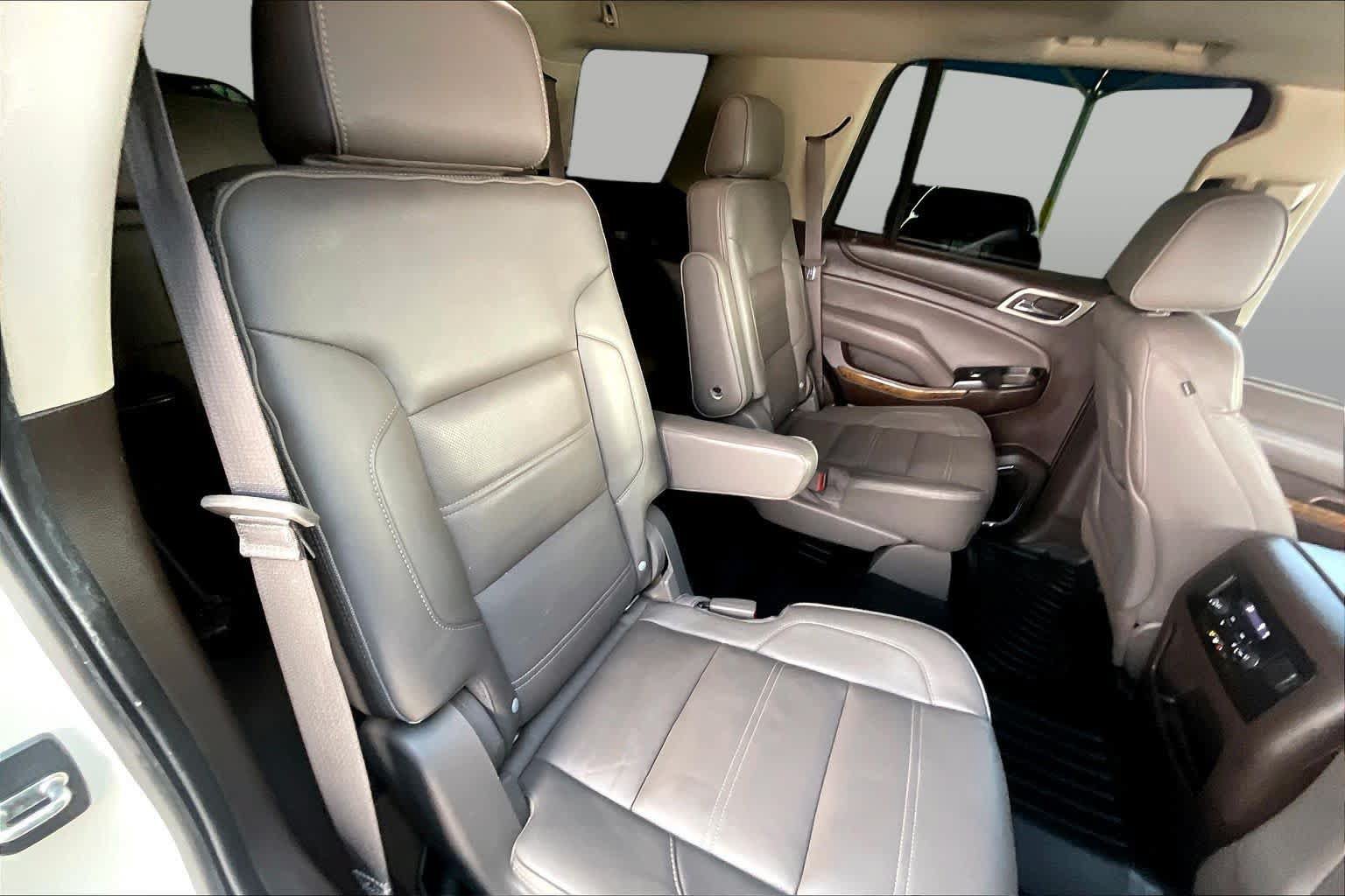 Used 2015 GMC Yukon Denali w/ Premium Package RWD image 18