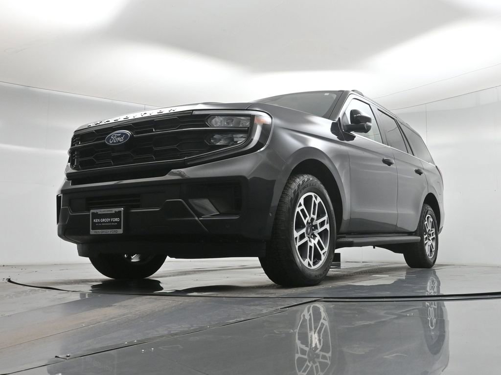 Certified 2025 Ford Expedition Active AWD/4WD image 45