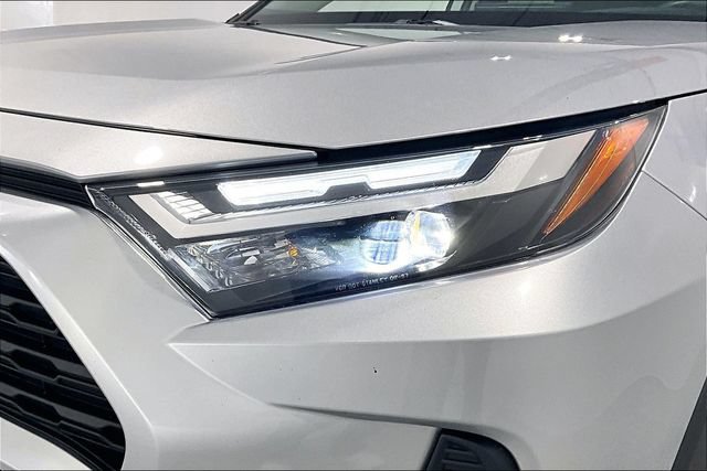 Used 2022 Toyota RAV4 XLE w/ Convenience Package AWD/4WD image 40