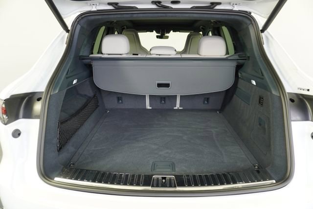 Used 2022 Porsche Cayenne Turbo image 11