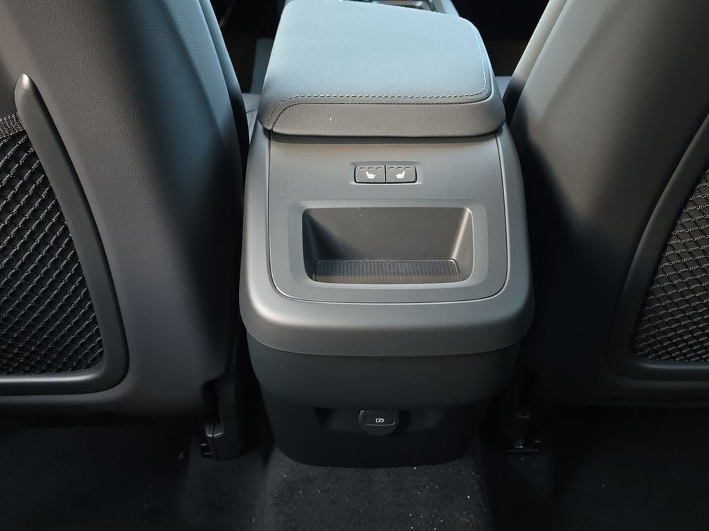 New 2026 Volvo XC60 B5 Core w/ Climate Package AWD/4WD image 22