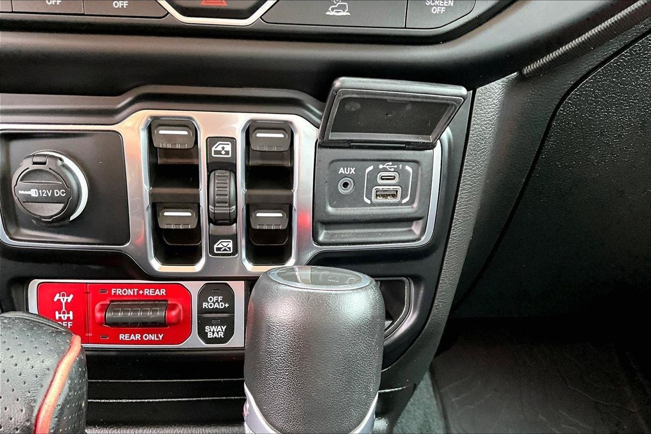 Used 2023 Jeep Gladiator Rubicon w/ LED Lighting Group AWD/4WD image 18