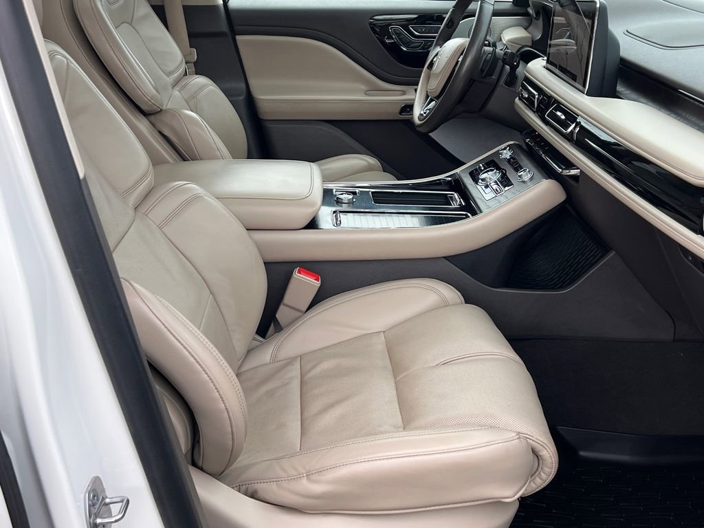 Used 2020 Lincoln Aviator Reserve w/ Equipment Group 201A image 10