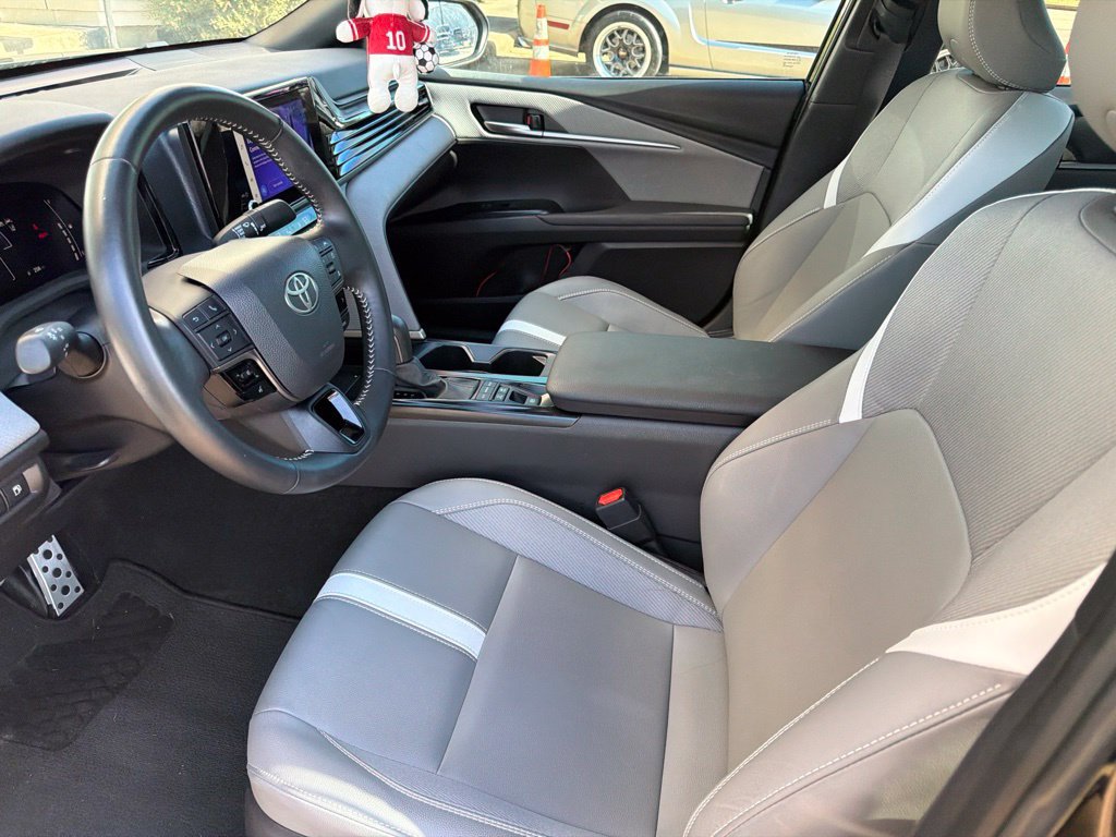 Used 2026 Toyota Camry SE w/ Convenience Package FWD image 4