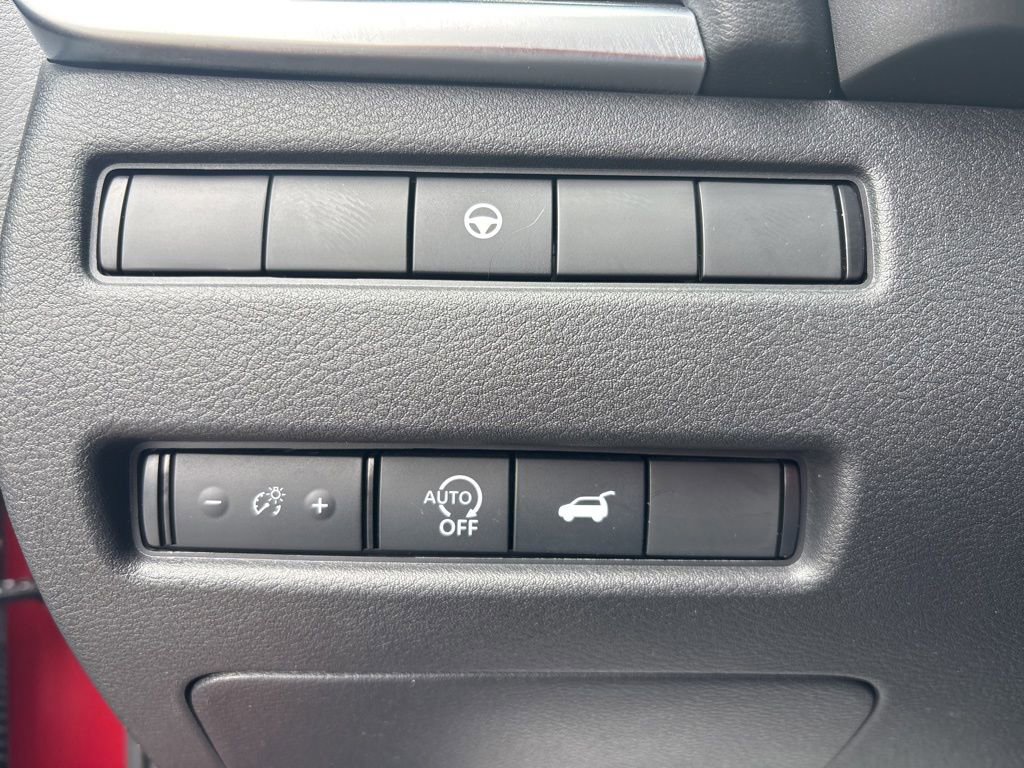 Used 2024 Nissan Rogue SV AWD/4WD image 30